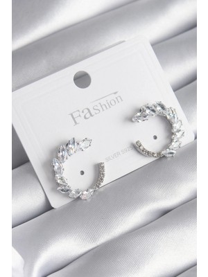 Pileli Store Pirinç Gümüş Renk Zirkon Taşlı Kadın Küpe