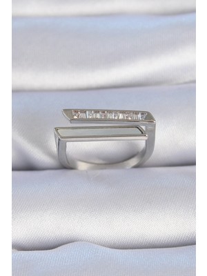 Pileli Store Pirinç Gümüş Renk Zirkon Taşlı Beyaz Sedef Detay Kadın Yüzük