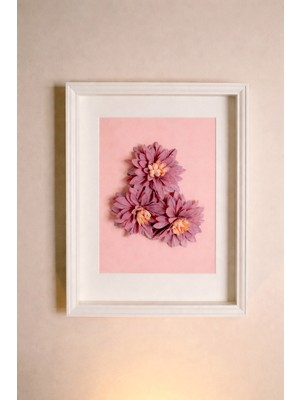 Deslorsque 30X40 cm Dahlia Serisi 3D Çiçek Tablo - Romantik Pembe Zeminli Beyaz Çerçeve Solmayan Çiçek