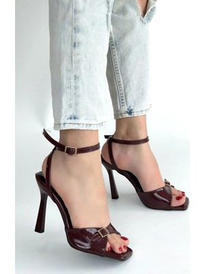 Butik Hoste Bordo Rugan Topuklu Bilekten Kemerli Ayakkabı