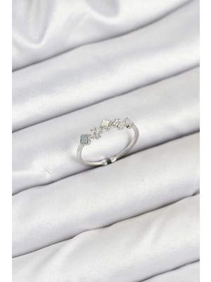 Pirinç Gümüş Renk Minimal Yonca Detaylı Kadın Yüzük