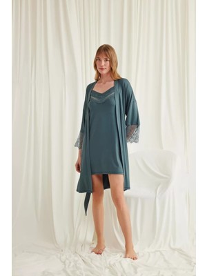 İlkyaz Fashion Ieg™ Dekolteli Yakası ve Kolu Dantelli Sabahlık Takımı