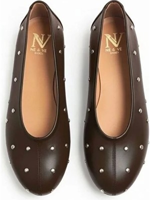 Ne&Ve Shoes Deri Pim Detaylı Yuvarlak Burunlu Kadın Babet