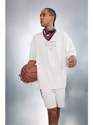DeFacto NBA Chicago Bulls Relax Fit Bisiklet Yaka Kısa Kollu Tişört F9789AX26SP