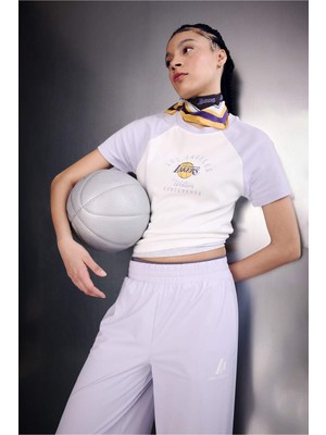 DeFacto NBA Los Angeles Lakers Slim Fit Pamuklu Kısa Kollu Tişört G0685AX26SP
