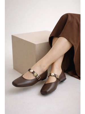 Infinite8 Kahve Mat Mary Jane Babet Ayakkabı - Gold Tokalı Inci Detaylı Kadın Günlük Şık Babet