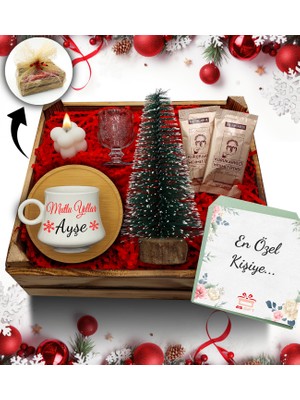 As Gift Kasa Içerisinde Çam Ağacı & Kişiye Özel Beyaz Fincan & Kahve Yanı Su Bardağı & Bubble Mum & Türk Kahvesi Hediye Seti
