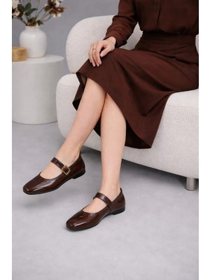 Infinite8 Kadın Kahverengi Mary Jane Babet Ayakkabı – Gold Tokalı, Klasik ve Şık Tasarım