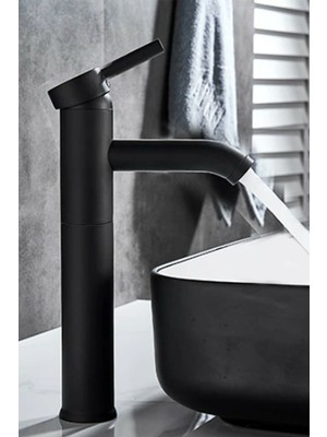 HMS Siyah Aç Kapa Çanak Lavabo Bataryası Modern Tasarım ve Şık Görünüm Sunar