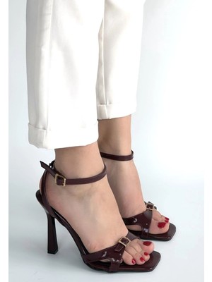 OEY Fashions Mirge Bordo Rugan Topuklu Bilekten Kemerli Ayakkabı