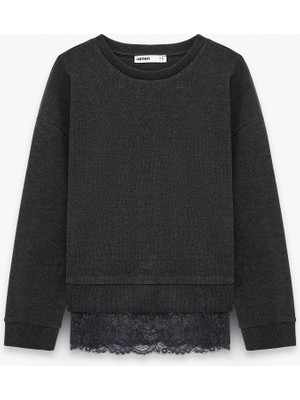 Koton Uzun Kollu Bisiklet Yaka Dantel Detaylı Sweatshirt