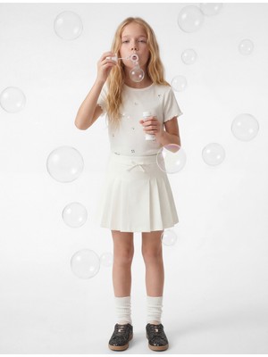 Koton Pamuklu Kısa Kollu Bisiklet Yaka Pullu Payetli  Çiçekli Tişört