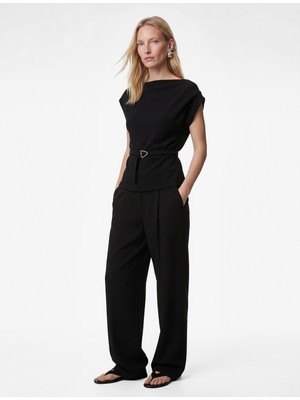 Koton Scuba Kumaş Slim Fit Kemerli Omzu Açık Kayık Yaka Kolsuz Bluz