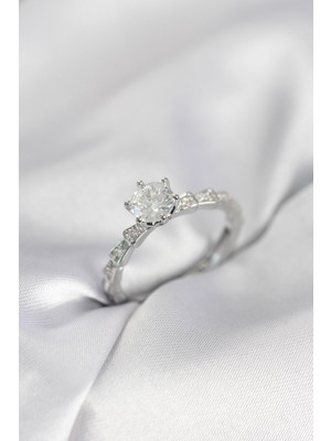 Inure Jewelry Gümüş Renk Zirkon Taşlı Tek Taş Model Kadın Yüzük