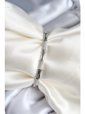 Inure Jewelry Pirinç Kemik Model Zirkon Taşlı Gümüş Renk Kadın Bileklik