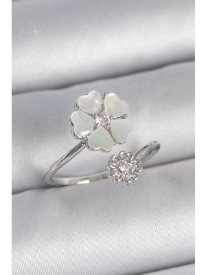 Inure Jewelry Pirinç Gümüş Renk Beyaz Mineli Çiçek Model Zirkon Taş Detay Kadın Yüzük