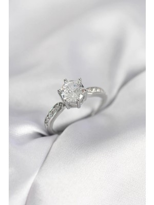 Inure Jewelry Zirkon Taşlı Tek Taş Model Gümüş Renk Kadın Yüzük