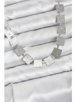 Inure Jewelry Kare Plaka Model Gümüş Renk Kadın Kolye