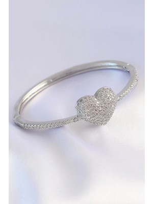 Inure Jewelry Vip Seri Pirinç Zirkon Taşlı Gümüş Renk Kalp Model Kelepçe