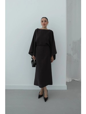 Havoş Acı Kahve Arkası Bağlamalı Kayık Yaka Elbise