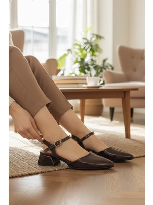Enoch Kadın Sivri Burunlu Bantlı Alçak Blok Topuklu Arkası Açık Zarif Ayakkabı