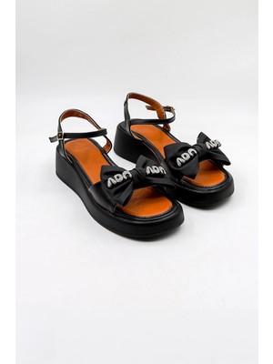 Park Moda Arkası Kapalı Açık Fiyonk Detaylı Sandalet PM350 Siyah Cilt