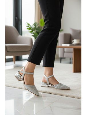 Enoch Kadın Sivri Burunlu Bantlı Alçak Blok Topuklu Arkası Açık Zarif Ayakkabı