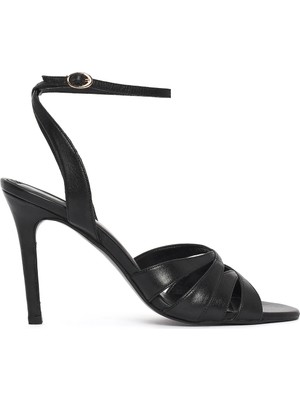 Derimod Kadın Siyah Bilekten Tokalı Yüksek Ince Topuklu Deri Sandalet 26SFD161618