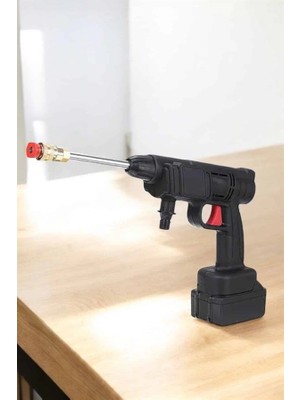 MiraLive Bahçe ve Araba Yıkama Tabancası Su Basınçlı Hazneli Bataryalı Oto Yıkama