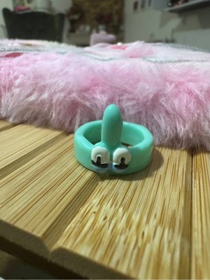 Herşey Nota Sevimli Squidward Figürlü Turkuaz Çocuk Yüzük – Sabit Ölçülü Reçine Karikatür Takı