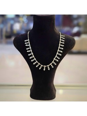 Merve Takı Özel Seri Üçgen Baget Taşlı Sallantılı Tasarım Kolye