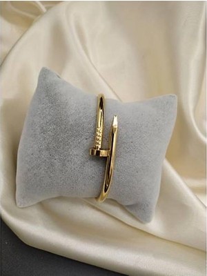Çivi Model Gold Kelepçe Bileklik – Modern Şık Minimal Tasarım