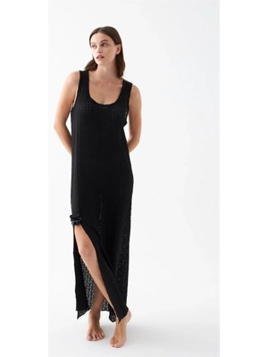 Alfa Aksesuar 03 Moda Kadın Siyah Dantel Dokulu Yırtmaçlı Uzun Gecelik – Zarif ve Rahat Uyku Geceliği Beruflic