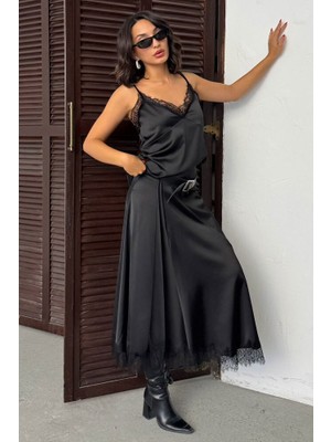 Topshow Siyah Dantel Detaylı Saten Etek
