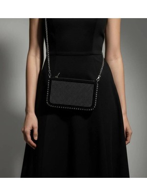 Fiori Suni Deri Taşlı ve Zincirli Kol Çantası Gündelik Kullanımda Şık Görünüm Sunar