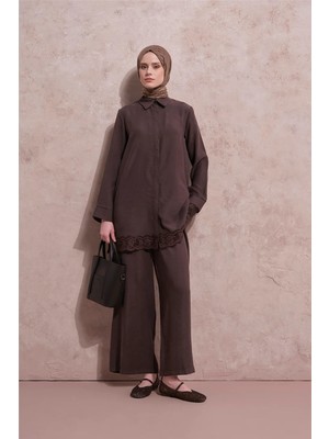 Armine Dantel Detaylı Takım Kahverengi
