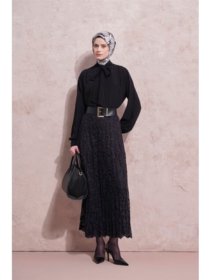 Armine Dantel Piliseli Etek Siyah