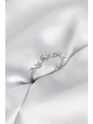 İlk El Grup Gümüş Renk Gece Temalı Zirkon Taşlı Kadın Yüzük