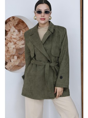 Famoda Kadın Haki Süet Görünümlü Kruvaze Yaka Kemerli Kısa Trençkot Ceket