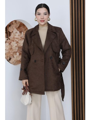 Famoda Kadın Acı Kahve Süet Görünümlü Kruvaze Yaka Kemerli Kısa Trençkot Ceket