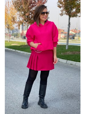 Zincir Aksesuarlı Yan Pileli Etek
