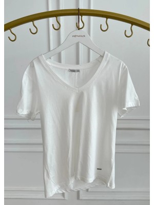 V Yaka Basic T-Shirt