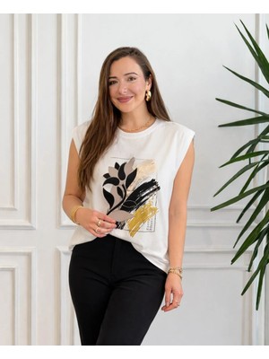 Önü Çiçek Baskılı Yaldızlı T-Shirt