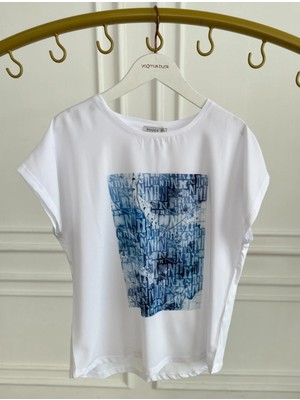 Önü Yazı Baskılı Taş Detaylı T-Shirt