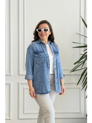 Omuzları Taş Işlemeli Kot Gömlek