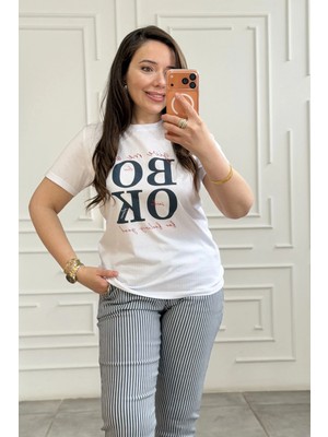 Önü Yazı Detaylı T-Shirt