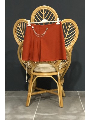 Zincir Aksesuarlı Yan Pileli Etek