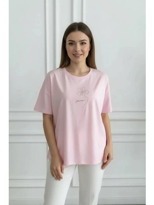Önü Çiçek Nakış Işlemeli T-Shirt