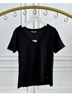 V Yaka Basic T-Shirt
