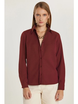 Tudors Kadın Slim Fit Dar Kesim Uzun Kollu Pamuklu Vücuda Oturan Dokulu Bordo Basic Gömlek